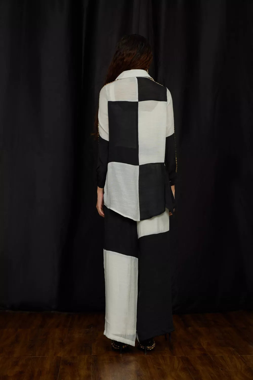 Black and White Panelled Set