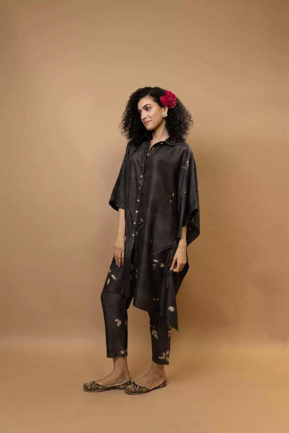 Neelkanth one sleeve tunic