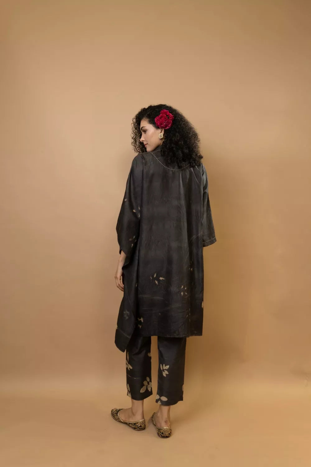Neelkanth one sleeve tunic