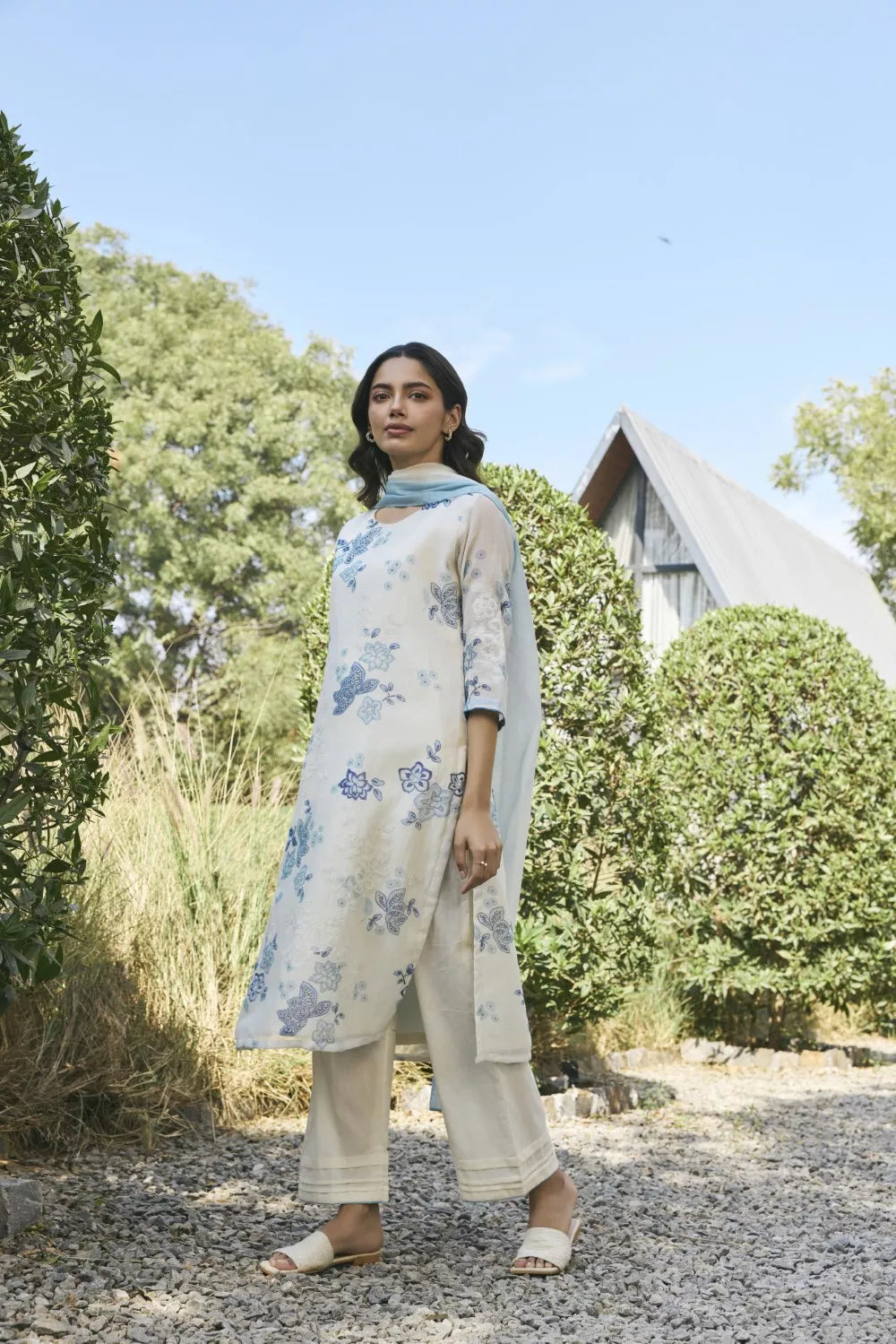 Pearl Applique embroidered kurta set