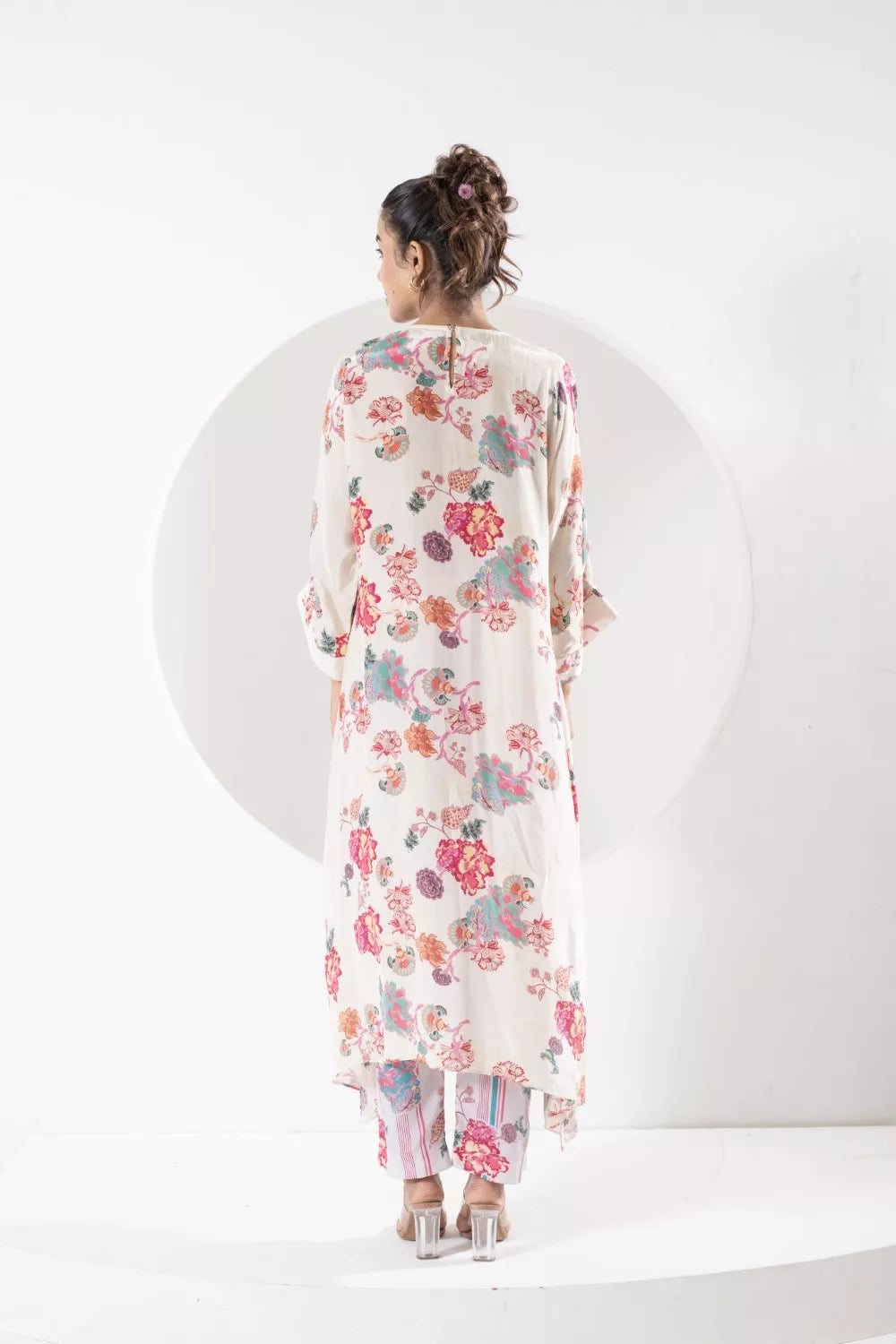 Saavni Ivory kaftan set