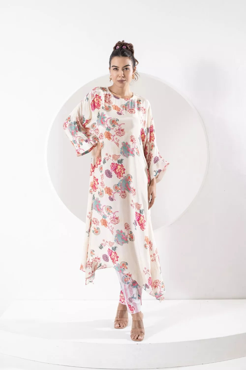 Saavni Ivory kaftan set