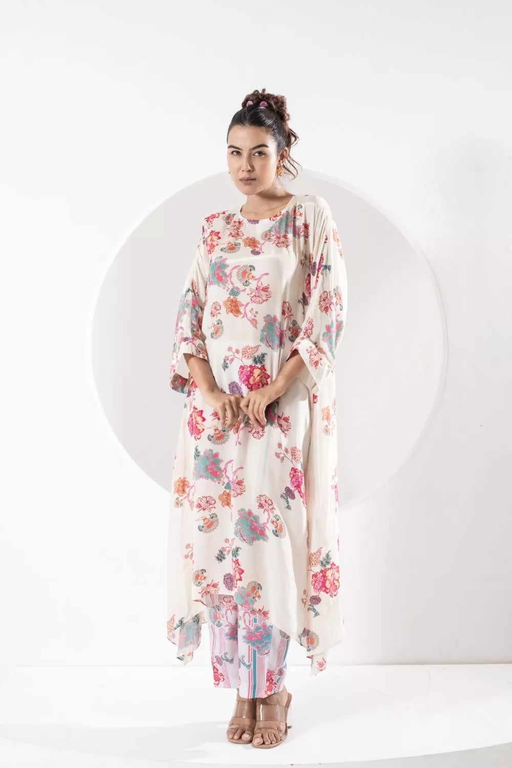 Saavni Ivory kaftan set