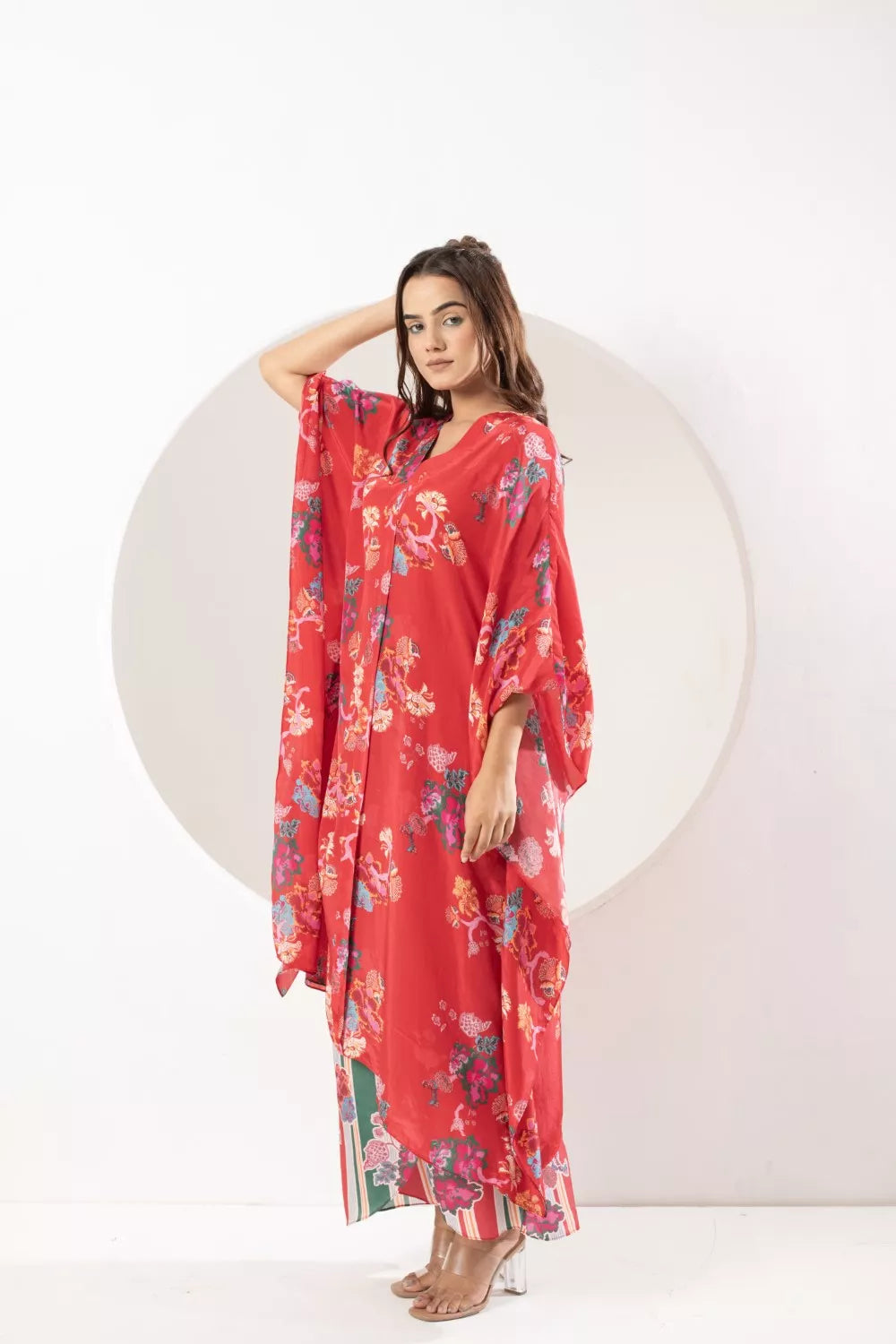 Saavni red kaftan set