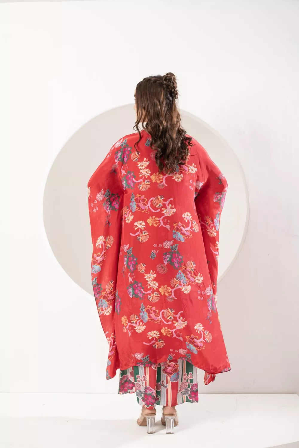 Saavni red kaftan set